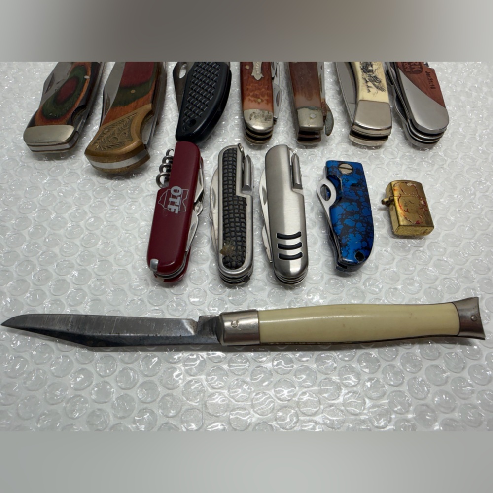 Knife Collection - Picture 9 of 10